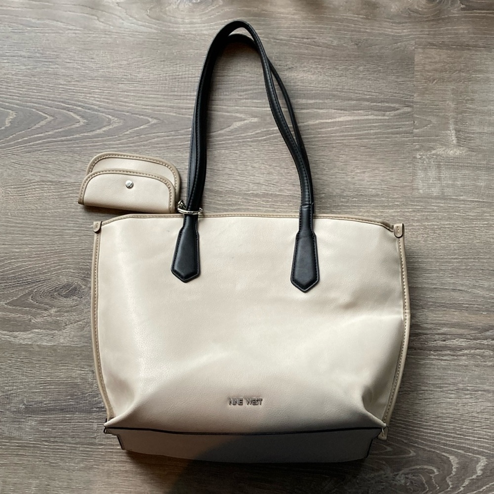 Nine West Beige and Black Handbag Purse Beach bag see description